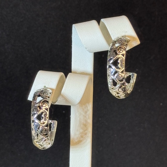 MIXIT Silver Tone Filigree Open Hoop Post Earrings 1 inch - Picture 1 of 11